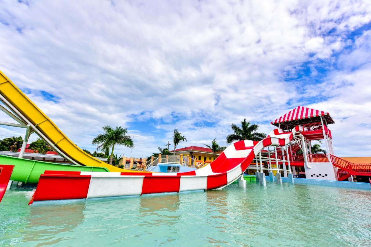 Eon Centennial Resort Hotel & Waterpark Iloilo City Exterior foto
