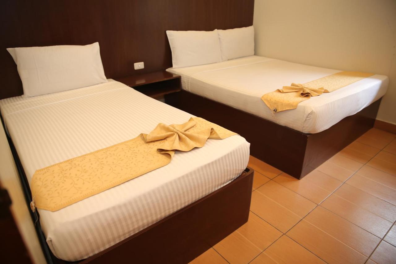 Eon Centennial Resort Hotel & Waterpark Iloilo City Exterior foto